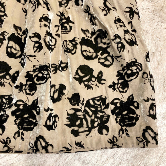 Kismet Gold with Black Velvet Flower Dress - Picture 4 of 6